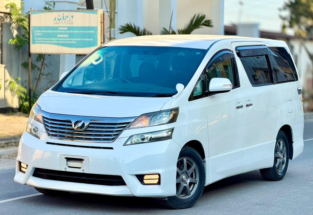 TOYOTA VELLFIRE thumbnail 2